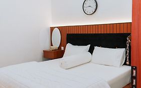 Nginapdipadang, Parkit House, Near Universitas Negeri Padang, 10Mins Padang Beach